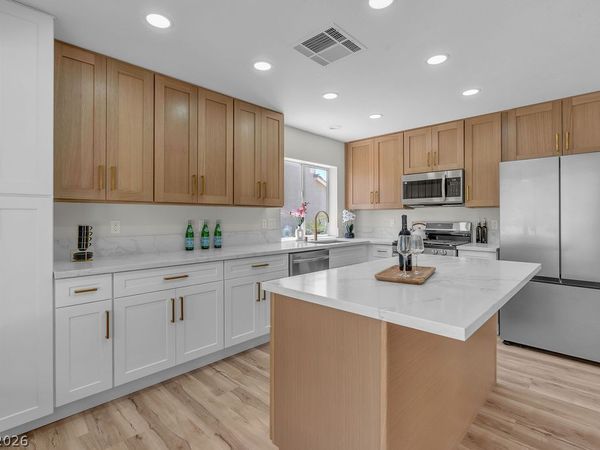 2060 Fallsburg Way , Henderson, NV 89002