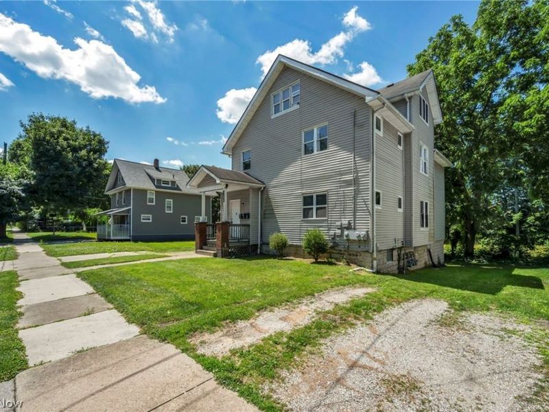 1288 Pondview Avenue, Akron, OH 44305 Photo 2