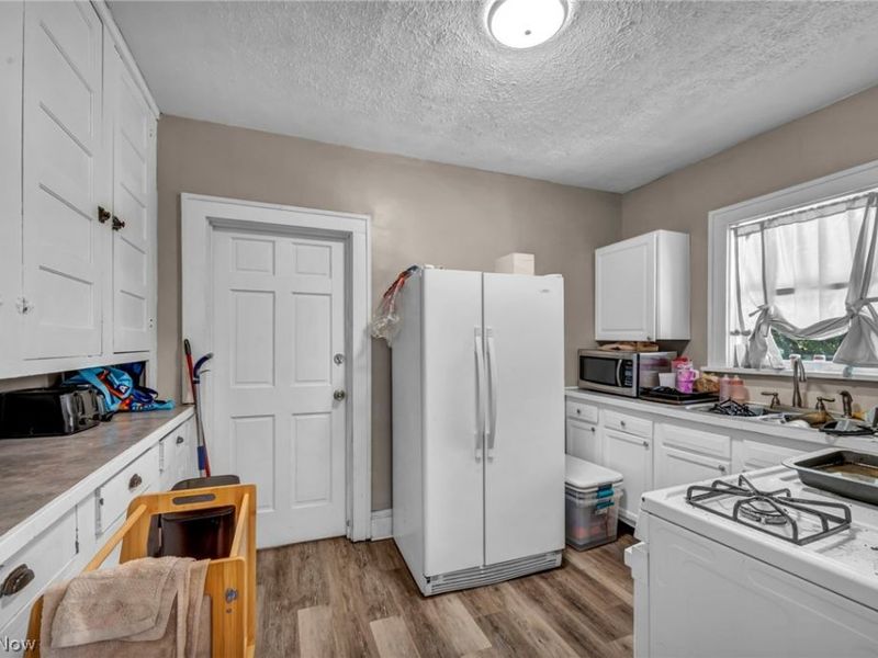 1288 Pondview Avenue, Akron, OH 44305 Photo 9