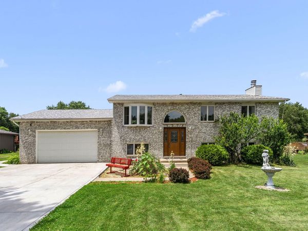 9272 Vigo Street , Crown Point, IN 46307
