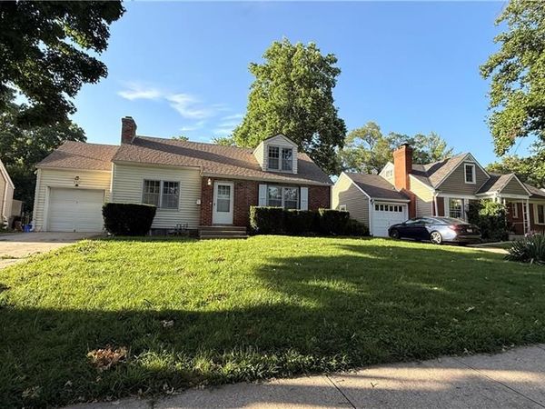 4202 W 53rd Terrace, Roeland Park, KS 66205