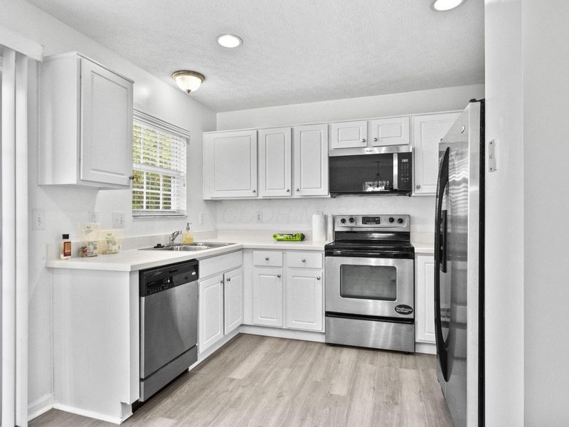 3681 Fish Hawk Landing, Unit 15, Columbus, OH 43230 Photo 12