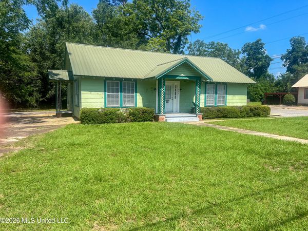 993 Winter Street, Lucedale, MS 39452