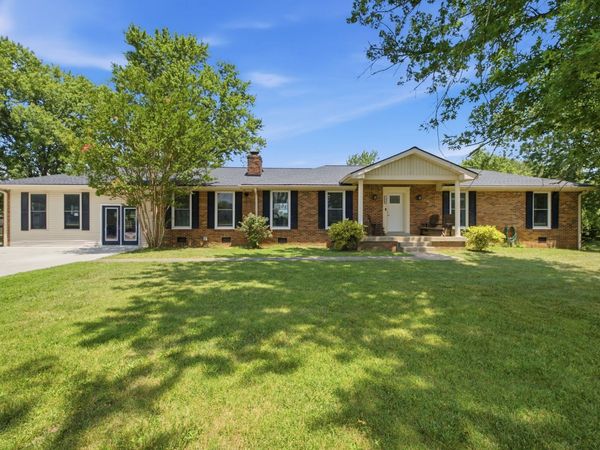 1419 Alhambra Dr, Lebanon, TN 37087