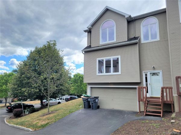 1 Boulder Court , Highland Mills, NY 10930