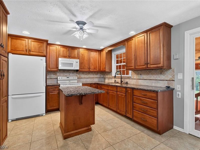 3110 Bronco Drive, Clinton, OH 44216 Photo 9