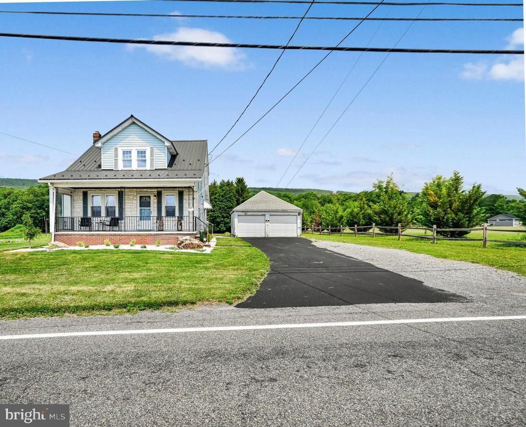 947 DEEP CREEK ROAD, ASHLAND, PA 17921