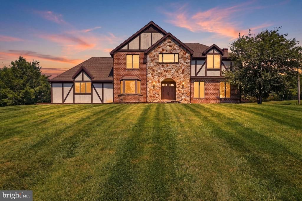 210 S FRANKLIN STREET, DALLASTOWN, PA 17313