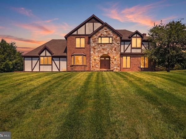 210 S FRANKLIN STREET, DALLASTOWN, PA 17313
