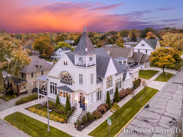 600 Washington Avenue, Grand Haven, MI 49417