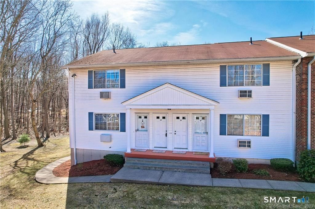 21 Lisa, Unit 10, Waterbury, CT 06704 Main Photo