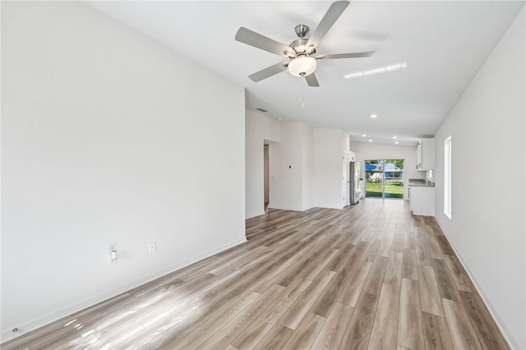 8565 104th Court , Vero Beach, FL 32967 Photo
