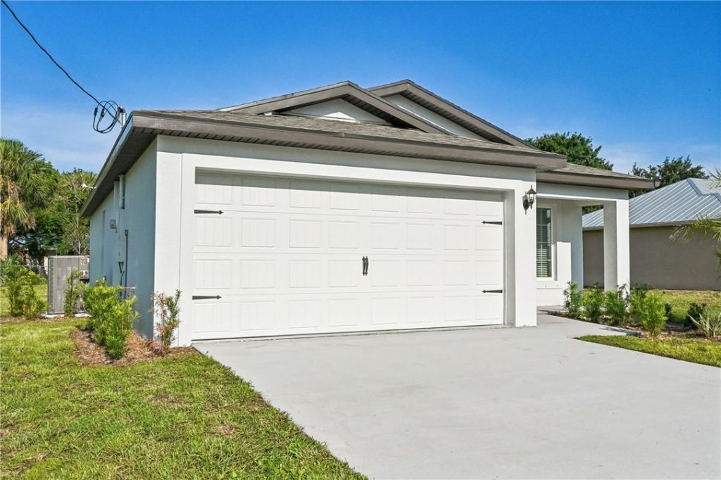 8565 104th Court , Vero Beach, FL 32967 Photo