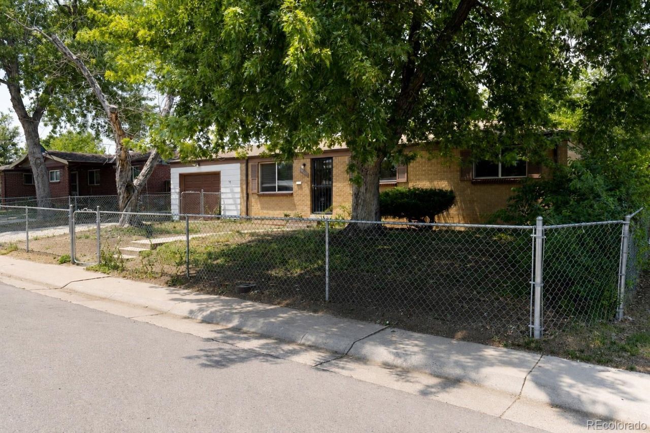 8901 Hunter Way, Westminster, CO 80031 Main Photo