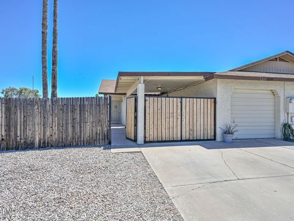 1261 E HARMONY Circle, Mesa, AZ 85204