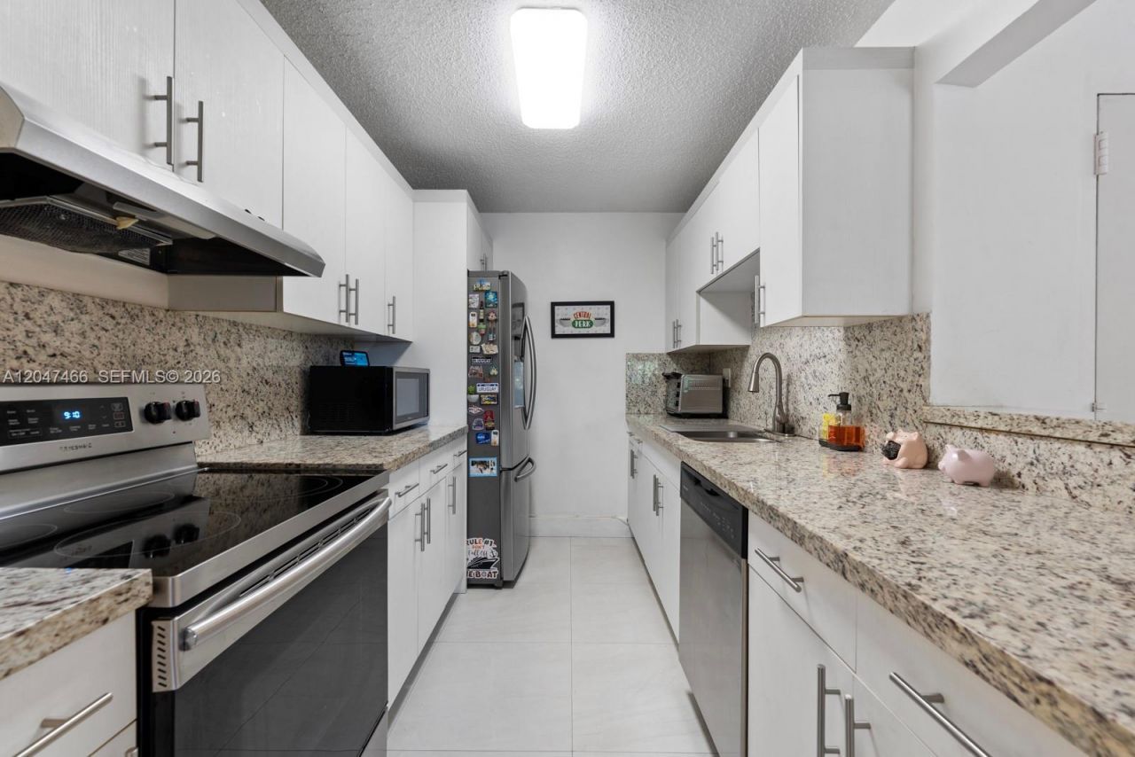 10381 N Kendall Dr , Unit M8, Miami, FL 33176 Photo