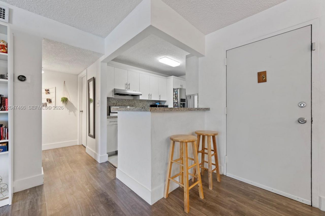 10381 N Kendall Dr , Unit M8, Miami, FL 33176 Photo