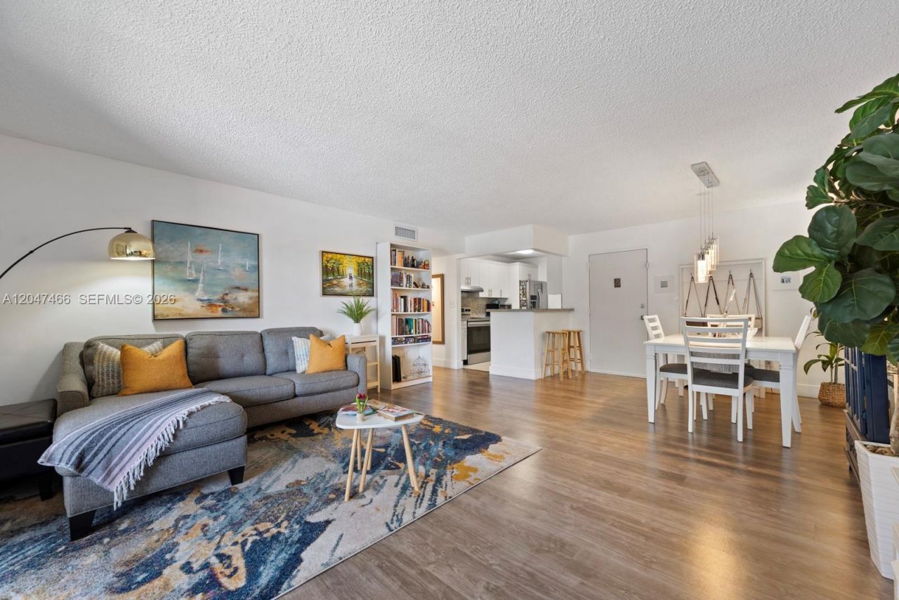10381 N Kendall Dr , Unit M8, Miami, FL 33176 Photo