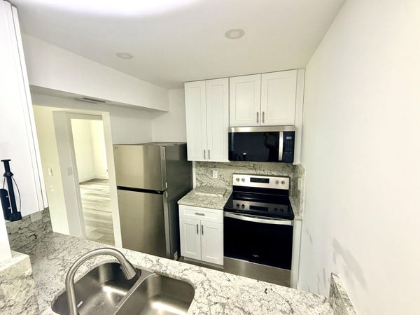 1766 Abbey Road, Unit 105, West Palm Beach, FL 33415
