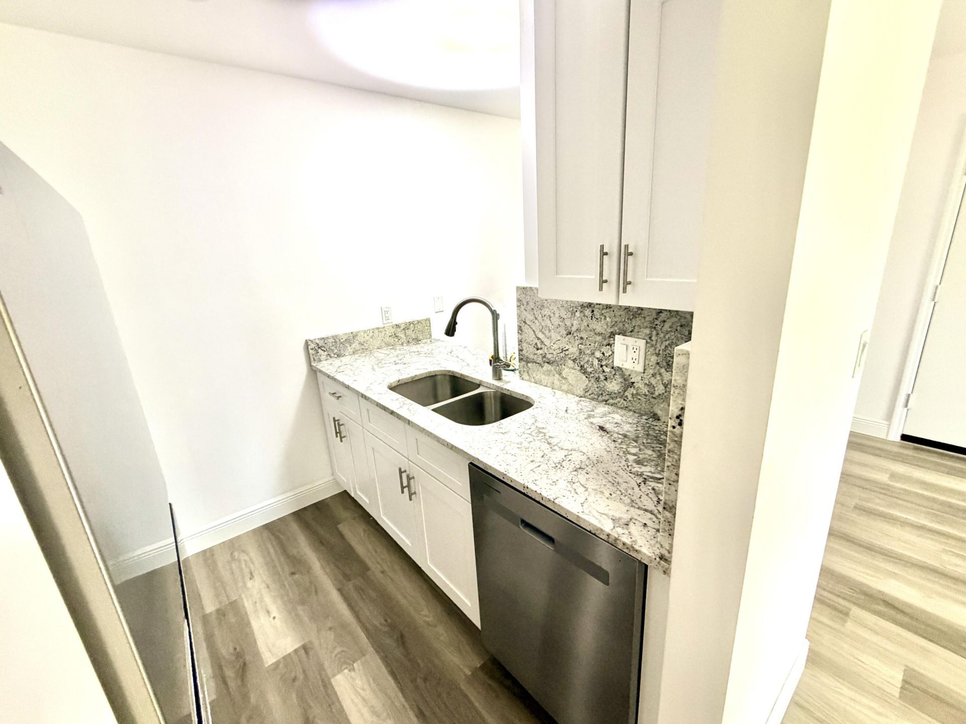 1766 Abbey Road, Unit 105, West Palm Beach, FL 33415 Photo