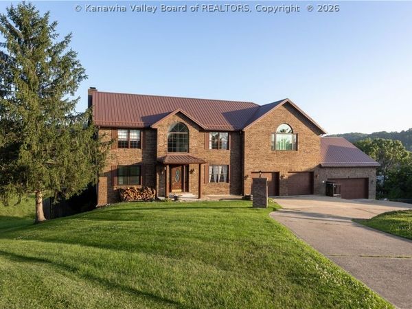 12 Charlo Drive, Hurricane, WV 25526
