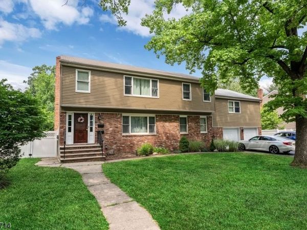 69 Prospect St, Paramus, NJ 07652