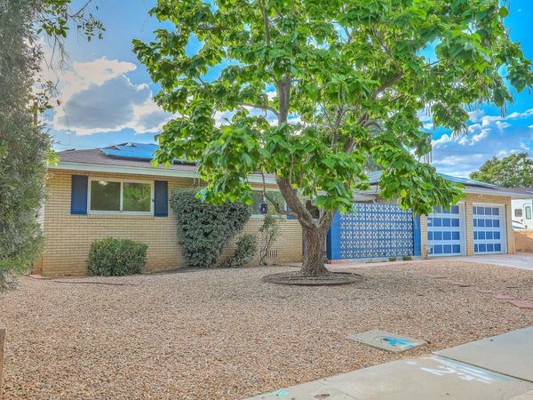 2905 N Claremont Place NE, Albuquerque, NM 87110