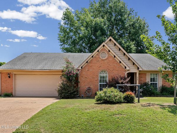 313 Hunter Drive, Senatobia, MS 38668