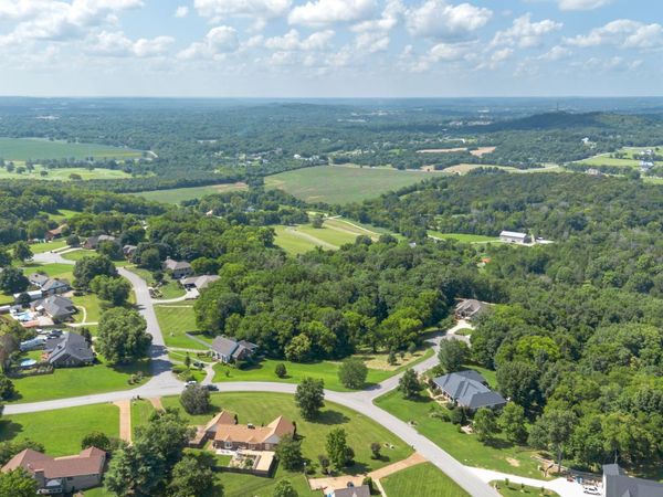 1202 Valarie Ln , Columbia, TN 38401