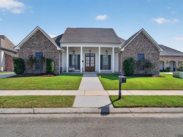 17677 Magnolia Trace Dr, Greenwell Springs, LA 70739