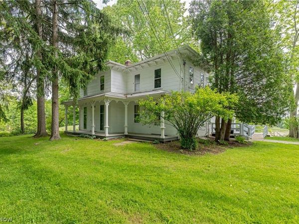 1740 W Comet Road , New Franklin, OH 44216
