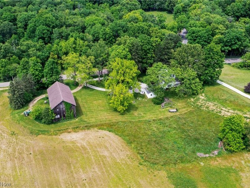 1740 W Comet Road, New Franklin, OH 44216 Photo 4