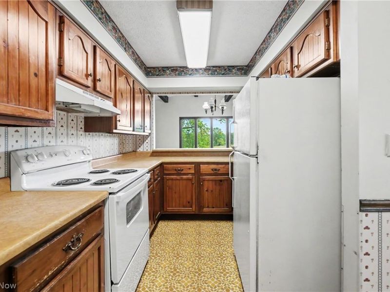 1740 W Comet Road, New Franklin, OH 44216 Photo 6