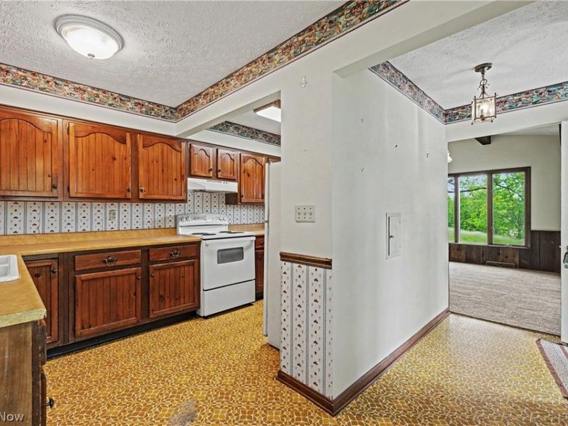 1740 W Comet Road, New Franklin, OH 44216 Photo 9
