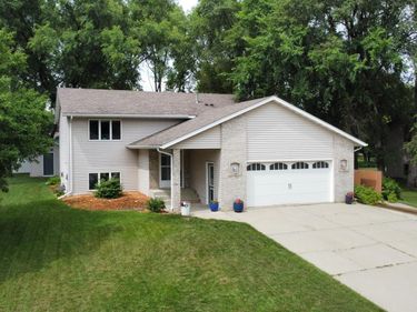 210 Ridgecrest Drive, Cannon Falls, MN 55009