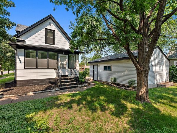 1467 Charles Avenue, Saint Paul, MN 55104