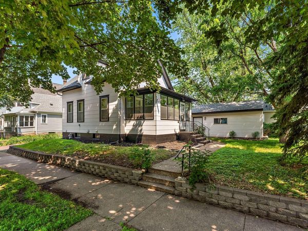 1467 Charles Avenue, Saint Paul, MN 55104