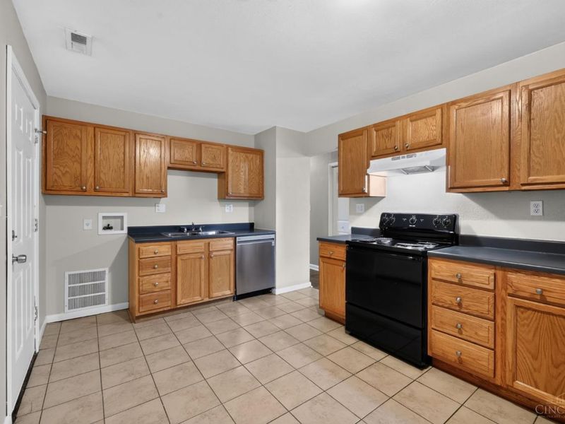 9670 Loralinda Drive, Colerain Township, OH 45251 Photo 12
