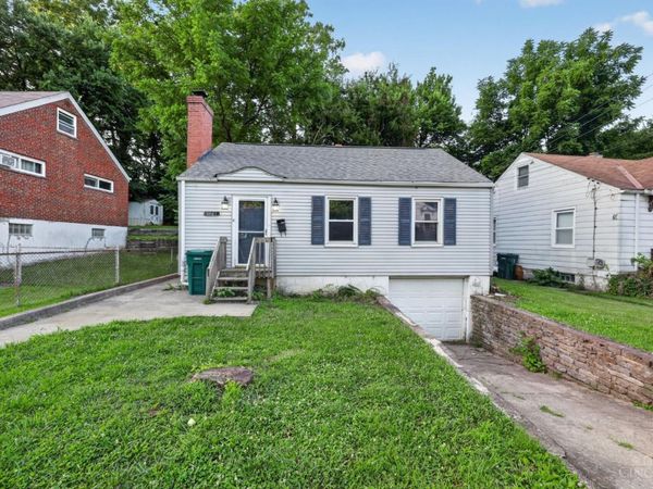 1723 Ashbrook Drive, Cincinnati, OH 45238