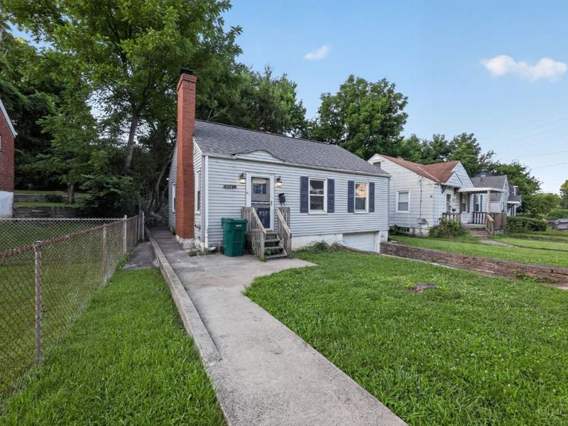 1723 Ashbrook Drive, Cincinnati, OH 45238 Photo 12