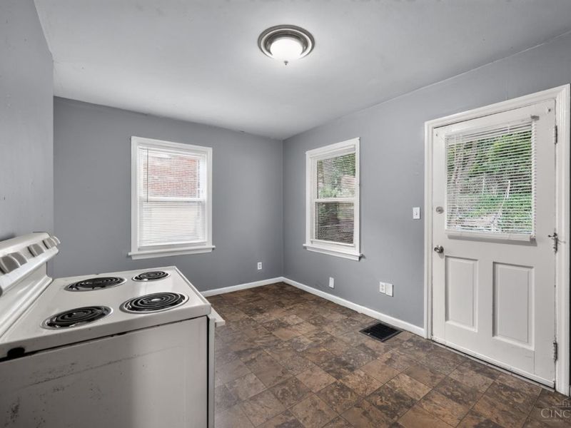 1723 Ashbrook Drive, Cincinnati, OH 45238 Photo 18