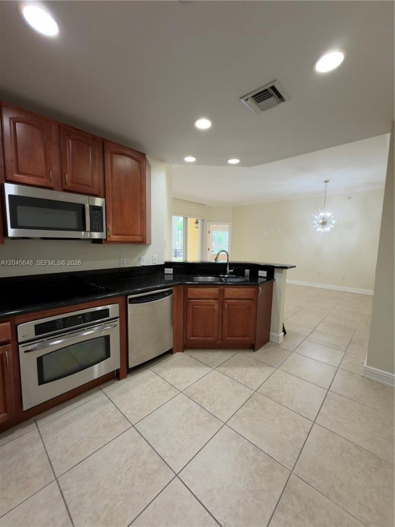 16100 Emerald Estates Dr , Unit 281, Weston, FL 33331 Photo