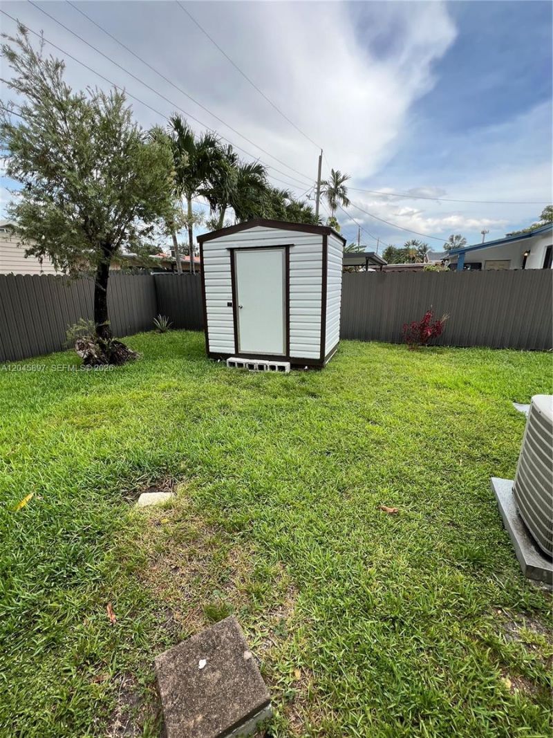 6685 NW 38th Ter , Unit n/a, Virginia Gardens, FL 33166 Photo