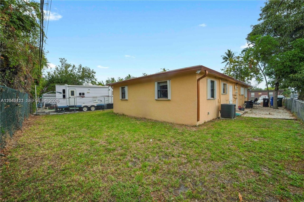 817 NW 12th Ave, Unit 2, Fort Lauderdale, FL 33311 Photo