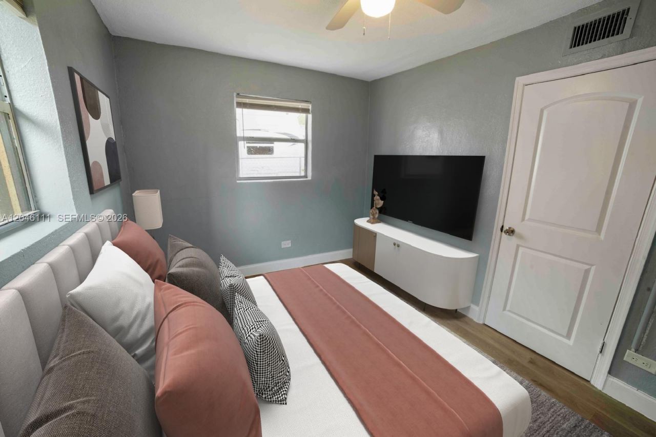 817 NW 12th Ave, Unit 2, Fort Lauderdale, FL 33311 Photo
