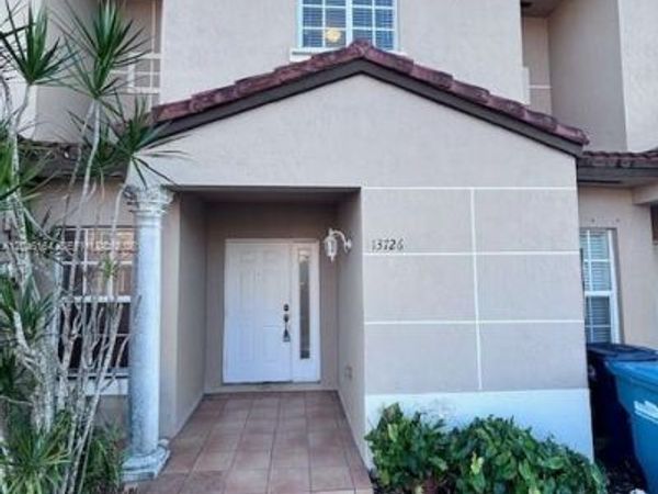 13726 SW 171st Ln , Miami, FL 33177