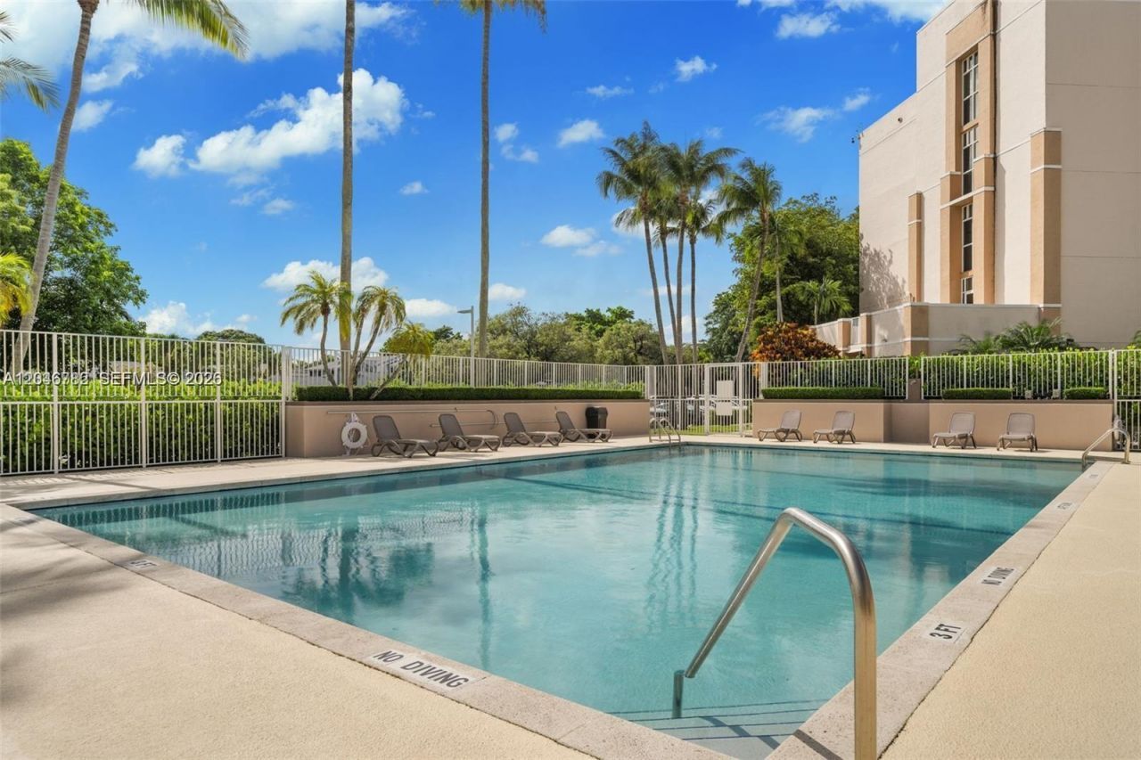 9725 NW 52nd St, Unit 210, Doral, FL 33178 Photo