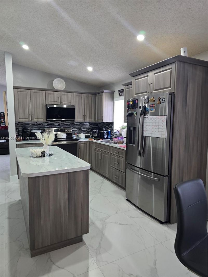 2727 W 70th St , Hialeah, FL 33016 Photo