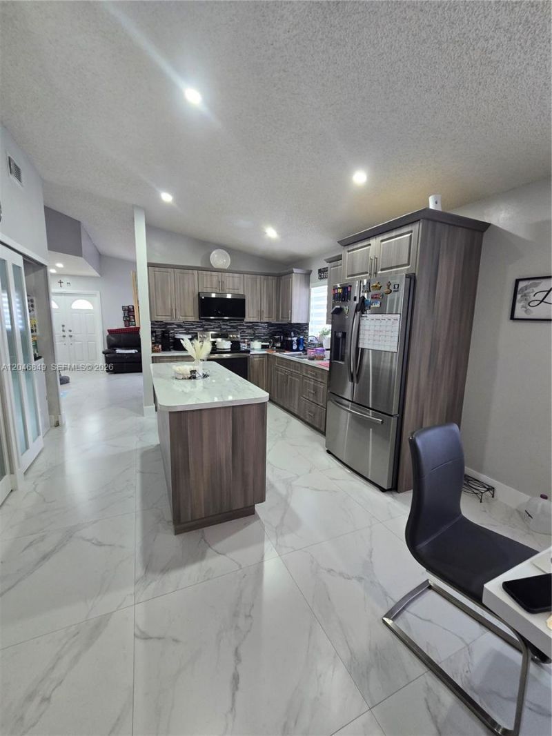 2727 W 70th St , Hialeah, FL 33016 Photo