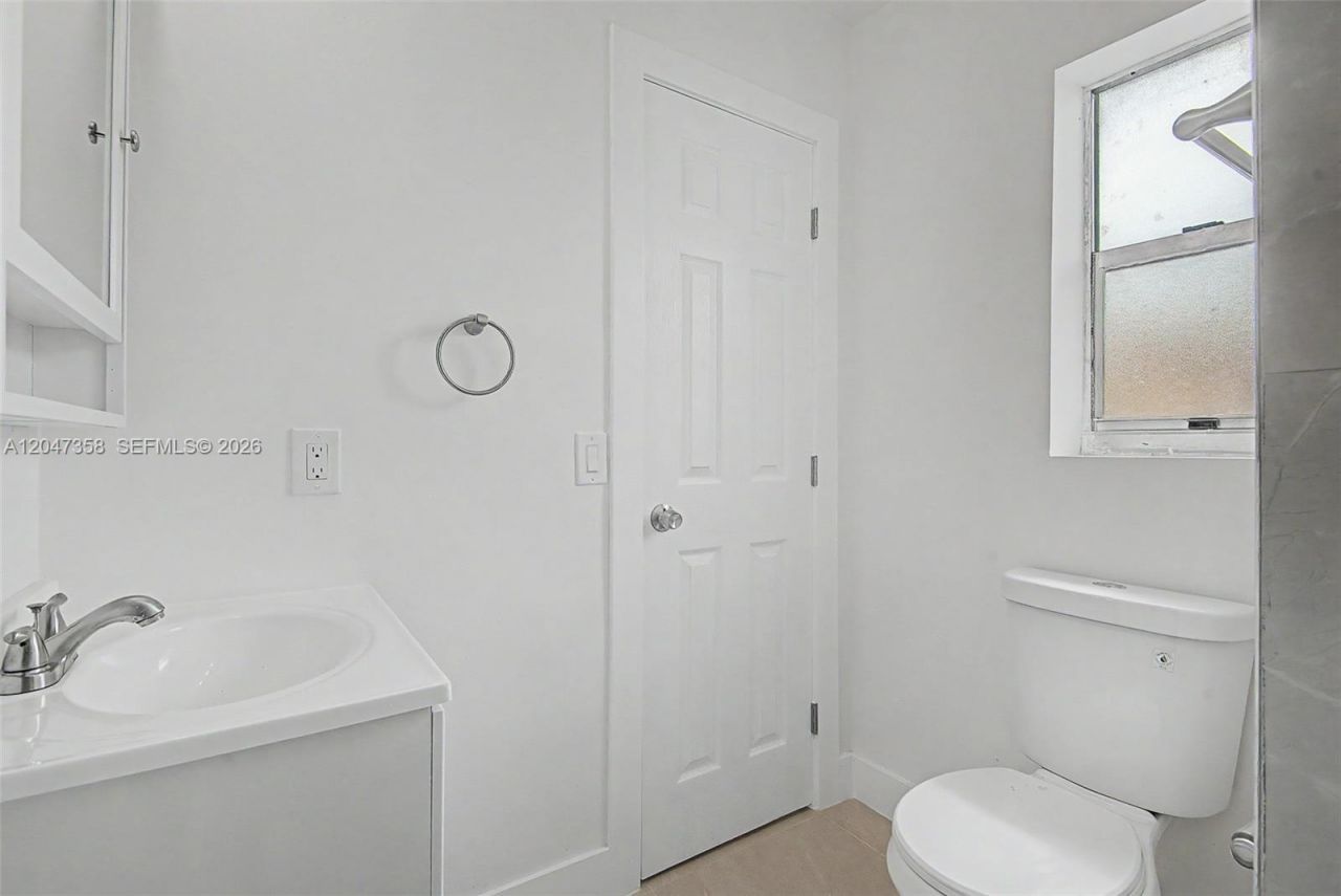 1021 SW 3rd St , Unit 6, Miami, FL 33130 Photo